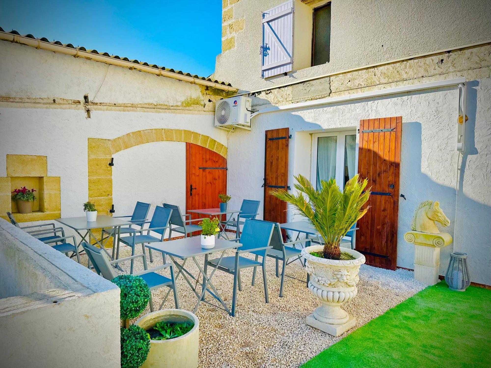 Les Appartements Du Mas - Emeraude Aigues-Mortes Exterior photo