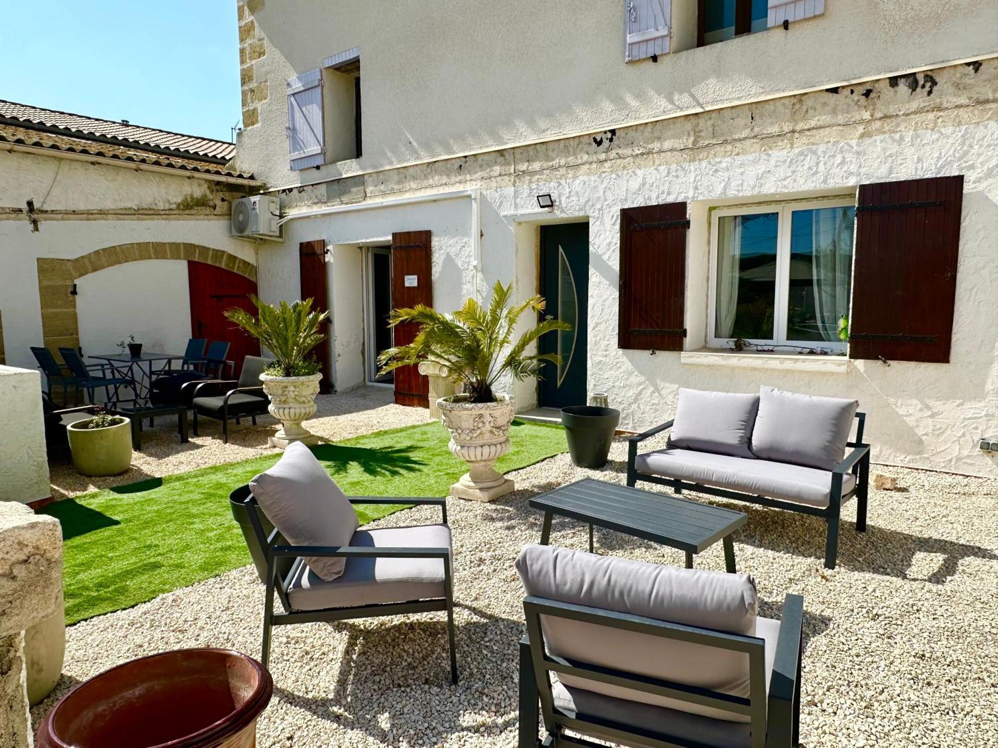 Les Appartements Du Mas - Emeraude Aigues-Mortes Exterior photo